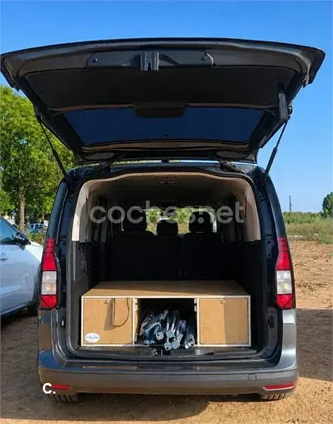 Usado VW Caddy Maxi 122 CV (89 kW) 2021 Gris / plata Monovolumen