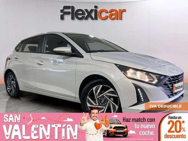Usado Hyundai i20 84 CV (61 kW) 2024 Gris Utilitario
