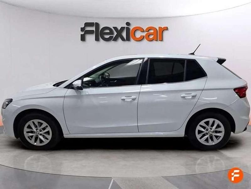 Usado Skoda Fabia Selection 95 CV (69 kW) 2024 Blanco Utilitario