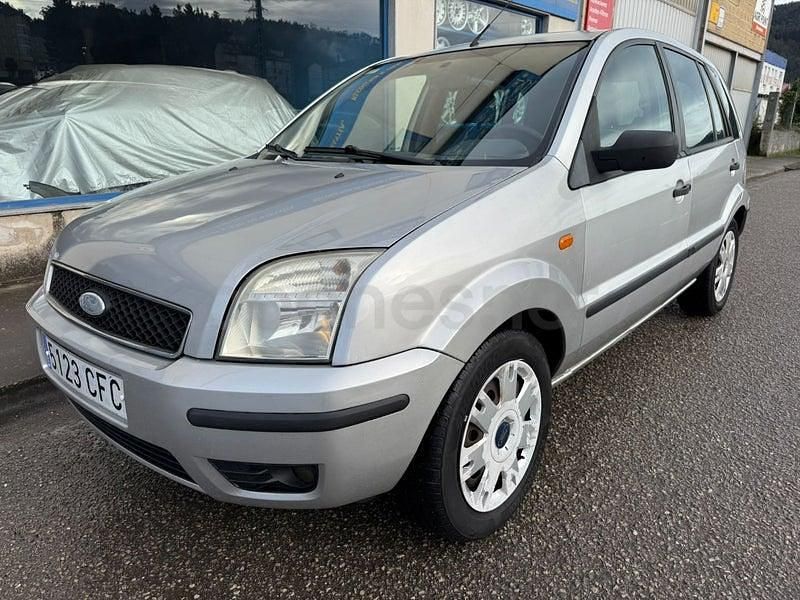 Usado Ford Fusion 68 CV (50 kW) 2003 Gris / plata Utilitario