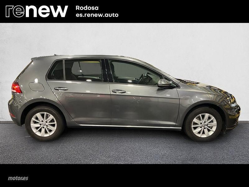 Usado VW Golf VII 110 CV (80 kW) 2018 Gris Berlina