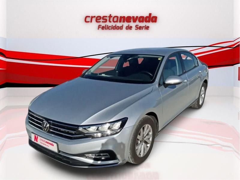 Usado VW Passat Business 150 CV (110 kW) 2021 Plateado