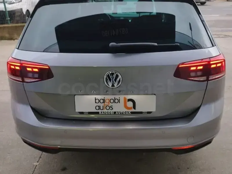 Usado VW Passat 150 CV (110 kW) 2020 Gris / plata Familiar