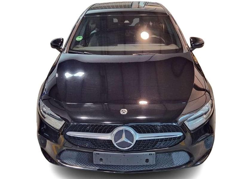 Usado Mercedes A180 116 CV (85 kW) 2019 Negro Utilitario