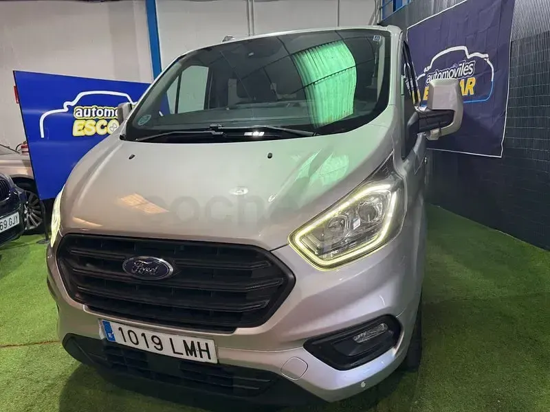 Usado Ford Transit Custom Nugget 130 CV (95 kW) 2021 Gris / plata Van