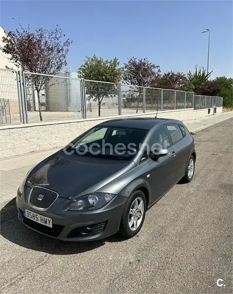 Usado Seat Leon Copa 105 CV (77 kW) 2012 Gris / plata Berlina