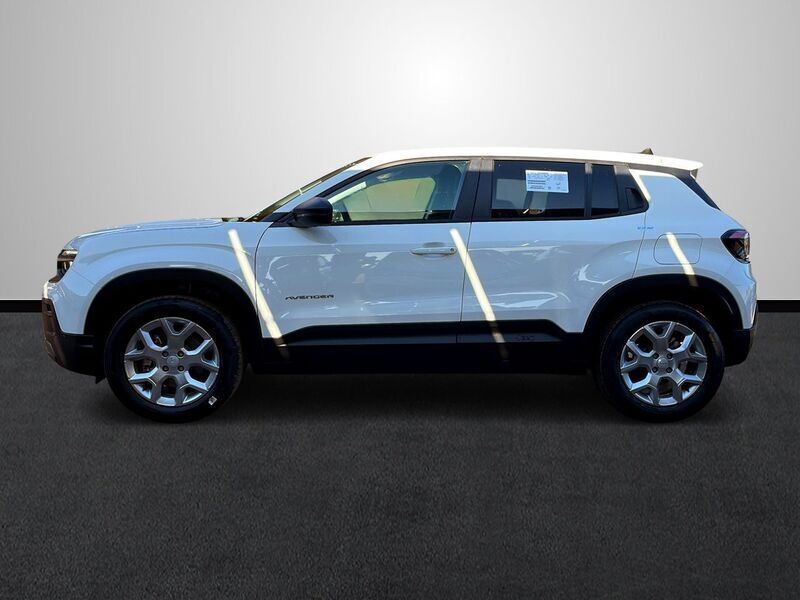 Usado Jeep Avenger Longitude 100 CV (73 kW) 2024 Blanco SUV
