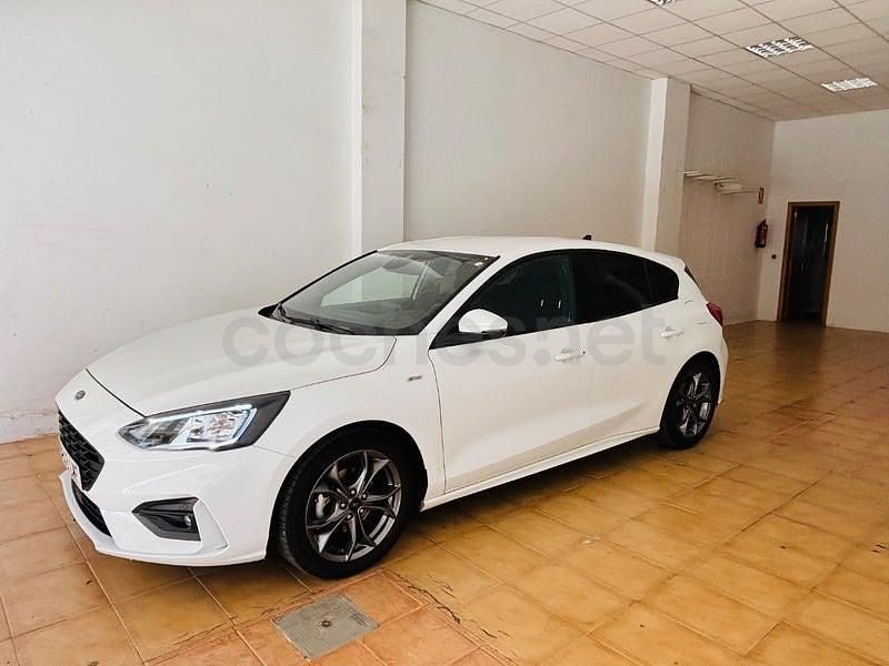 Usado Ford Focus ST-Line 120 CV (88 kW) 2022 Blanco Berlina