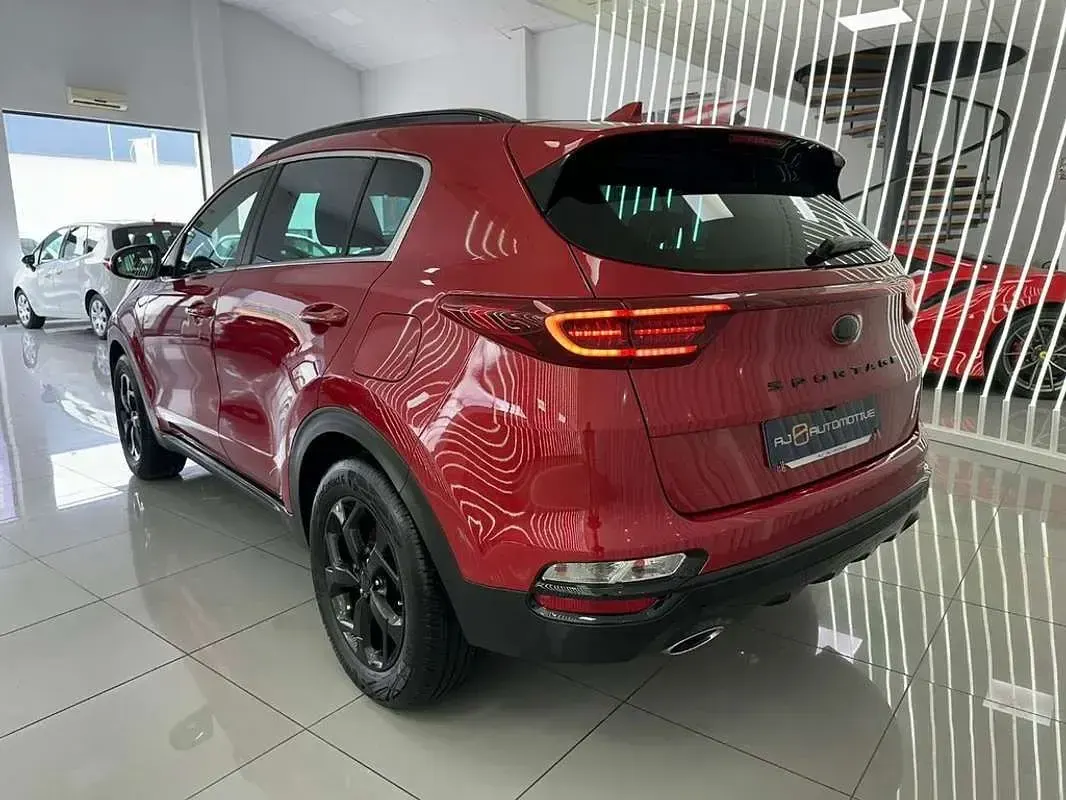 Usado Kia Sportage 136 CV (100 kW) 2022 Burdeos SUV