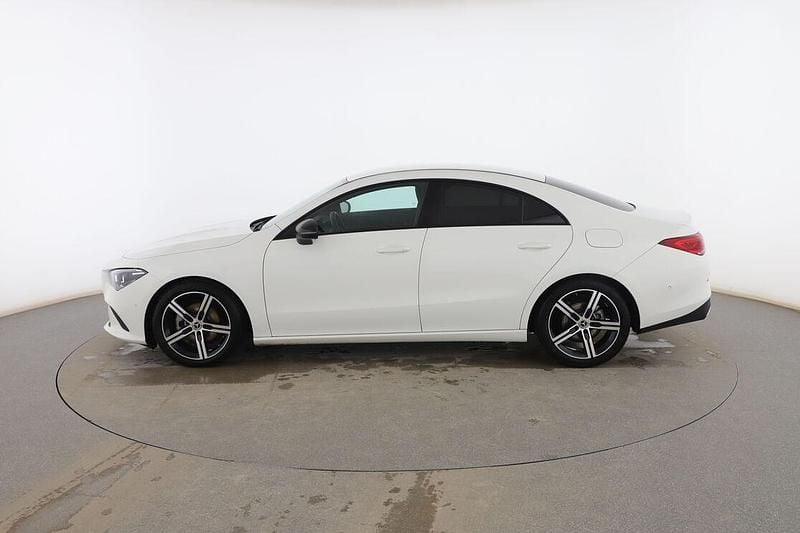 Usado Mercedes CLA180 Progressive 136 CV (100 kW) 2023 Blanco Berlina