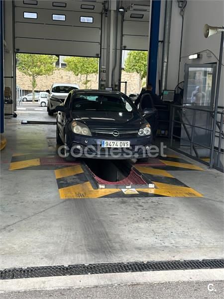 Usado Opel Astra GTC Sport 120 CV (88 kW) 2006 Gris / plata Berlina