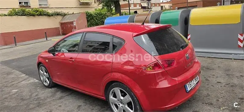 Usado Seat Leon Copa 90 CV (66 kW) 2011 Rojo Utilitario
