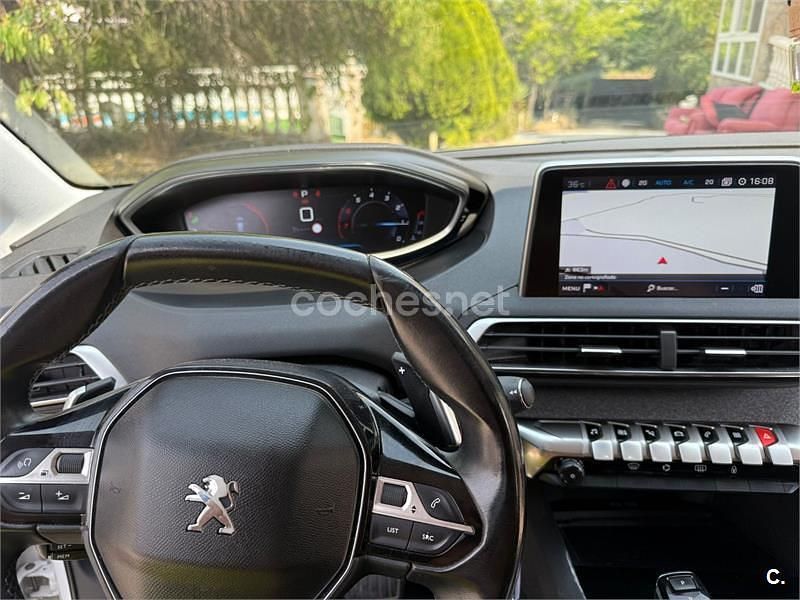 Usado Peugeot 3008 Allure 130 CV (95 kW) 2017 Blanco SUV