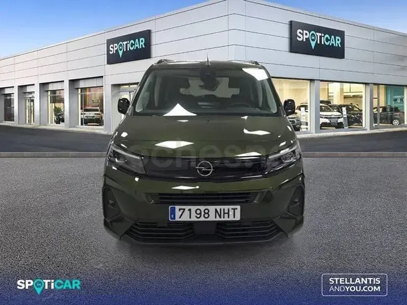 Usado Opel Combo S 100 CV (73 kW) 2025 Verde Monovolumen