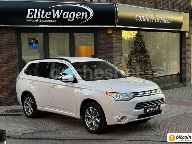 Blanco Usado 2015 Mitsubishi Outlander P-HEV SUV | 7990 € (Super precio) - Imagen 1/4