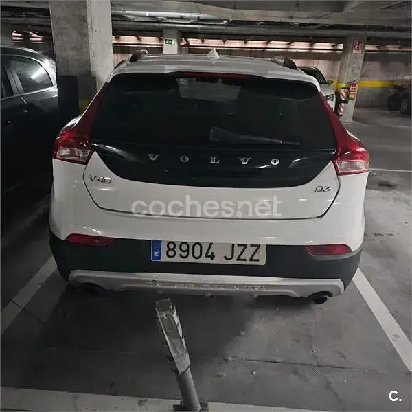 Usado Volvo V40 CC 150 CV (110 kW) 2017 Blanco Familiar