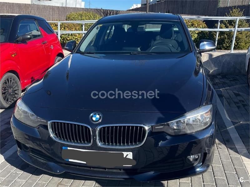 Usado BMW 318 143 CV (105 kW) 2013 Azul Berlina