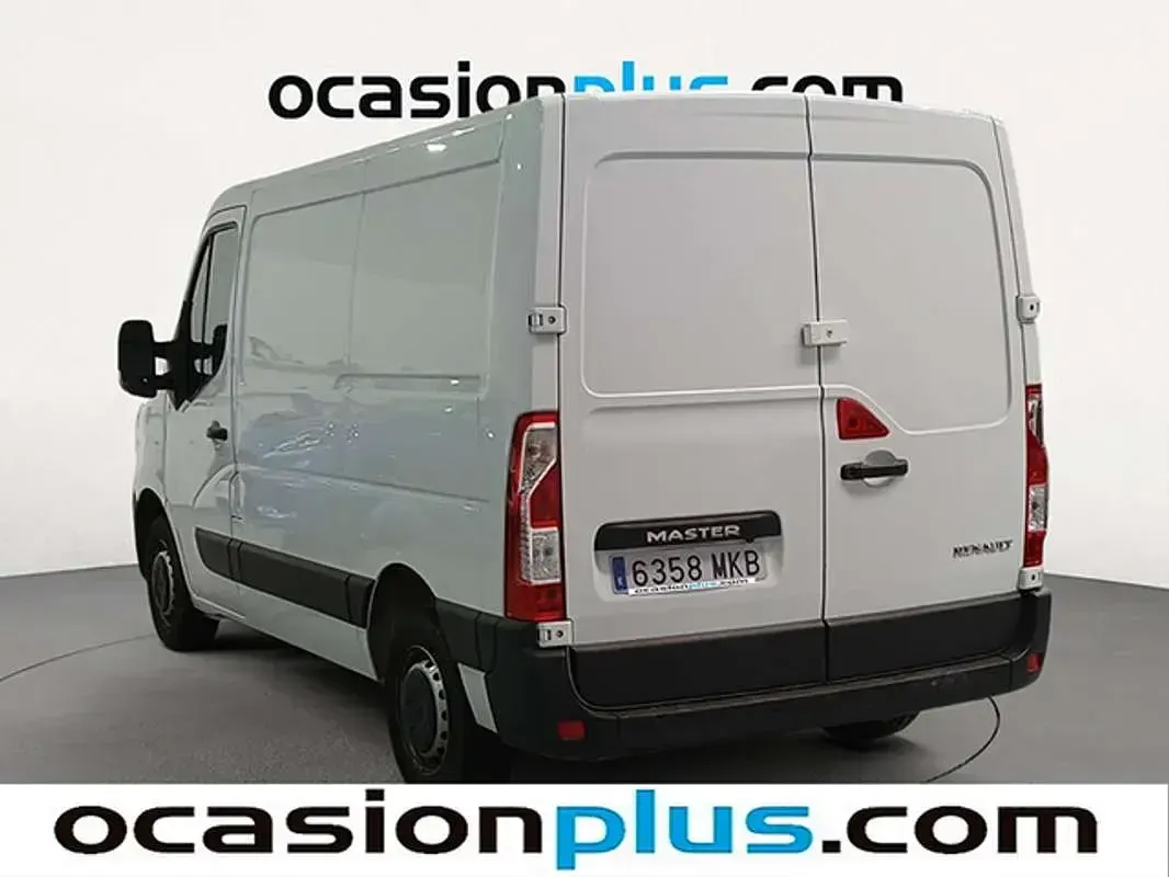 Usado Renault Master 110 CV (80 kW) 2023 Blanco Monovolumen