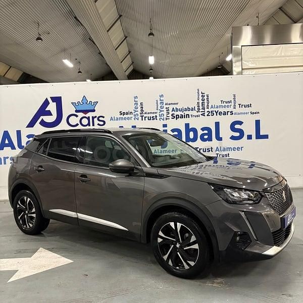 Usado Peugeot 2008 Allure 130 CV (95 kW) 2021 Gris / plata SUV
