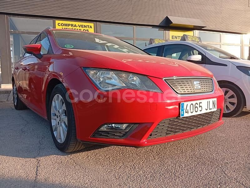 Rojo Usado 2016 Seat Leon Reference Familiar | 10.200 € (Precio justo) - Imagen 1/4