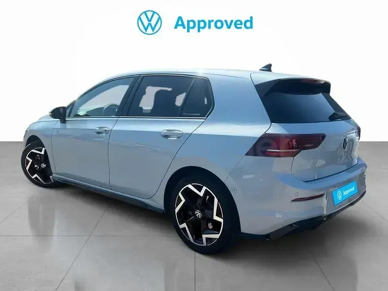 Usado VW Golf VIII R-line 150 CV (110 kW) 2025 Azul Berlina