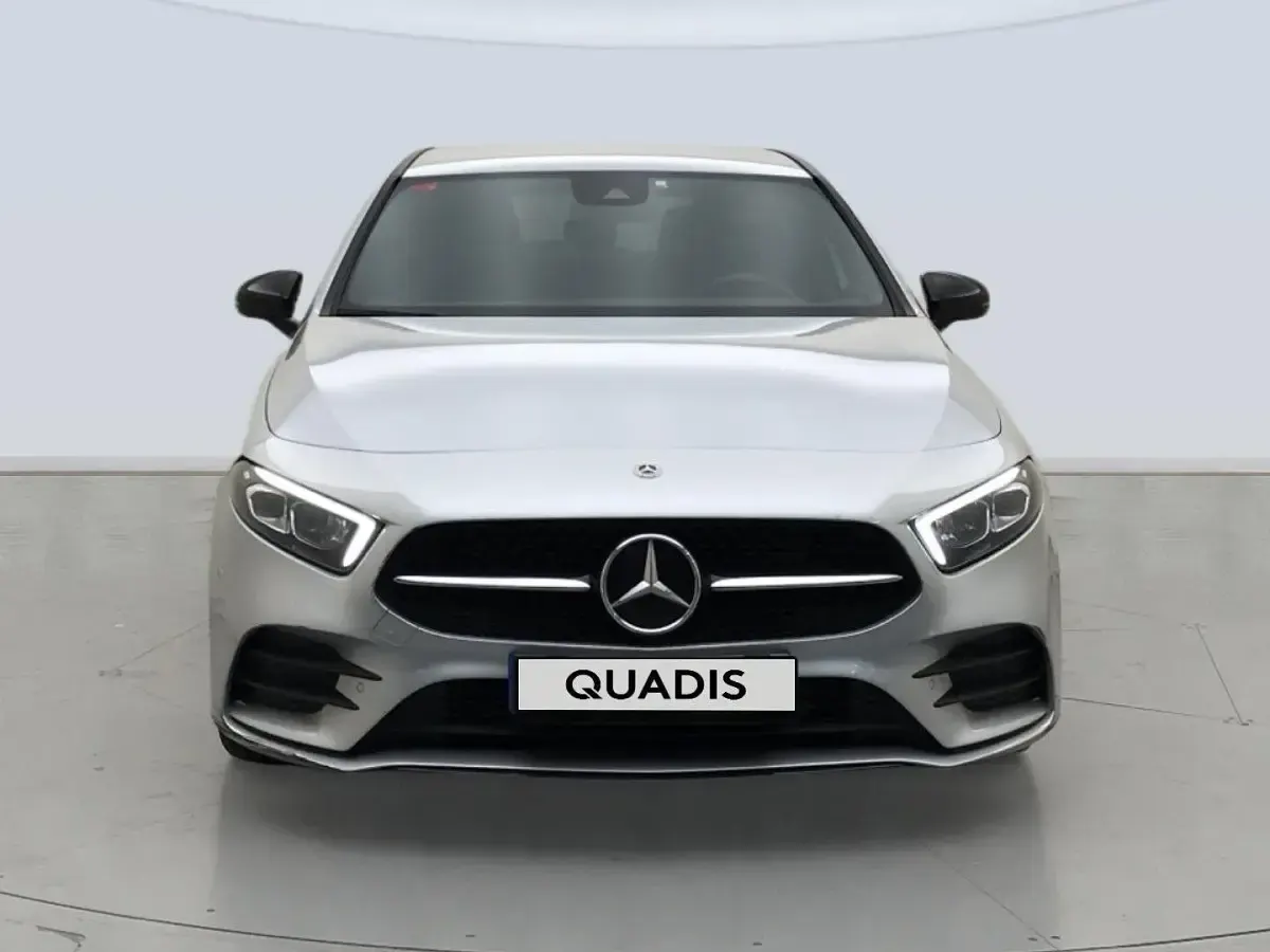 Usado Mercedes A200 150 CV (110 kW) 2021 Gris plata