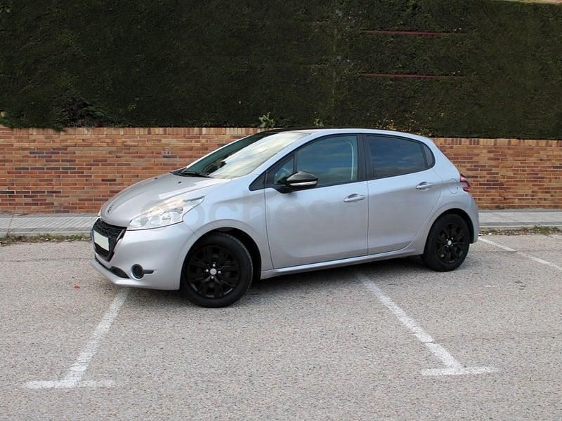 Usado Peugeot 208 Active 82 CV (60 kW) 2014 Gris / plata Utilitario