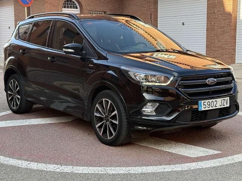 Usado Ford Kuga ST-Line 180 CV (132 kW) 2018 Negro SUV