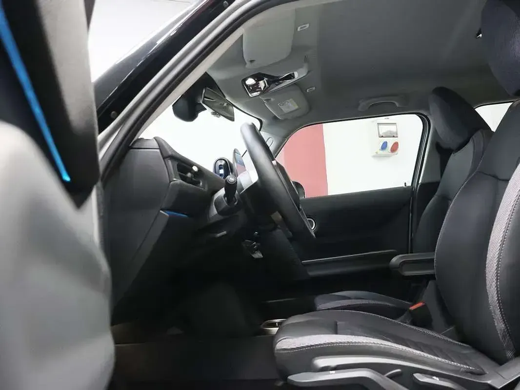 Usado Mini Cooper Essential 114 kW (156 CV) 2025 Gris Utilitario