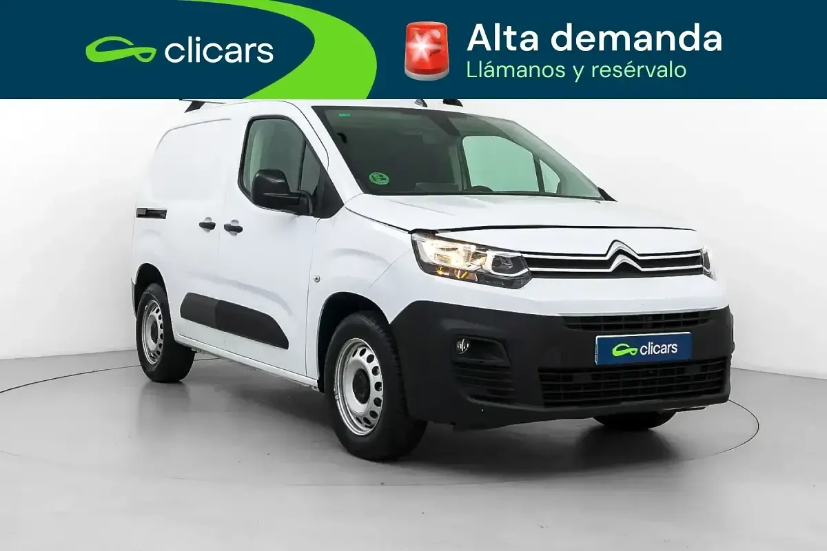 Usado Citroën Berlingo 100 CV (73 kW) 2023 Blanco Monovolumen