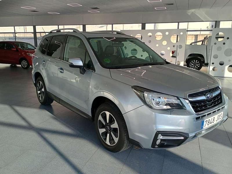 Plateado Usado 2017 Subaru Forester SUV | 16.990 € (Precio justo) - Imagen 1/4