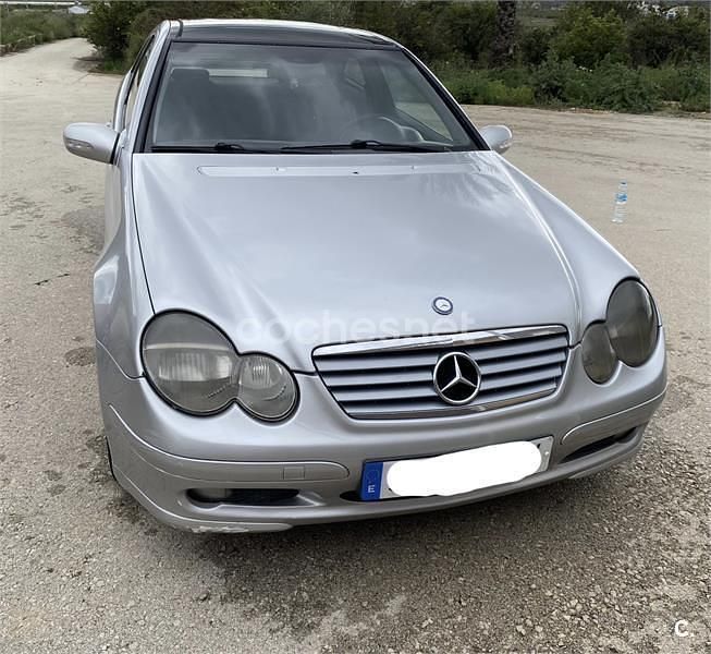 Usado Mercedes C220 143 HP (105 kW) 2001 Cinzento Sedan