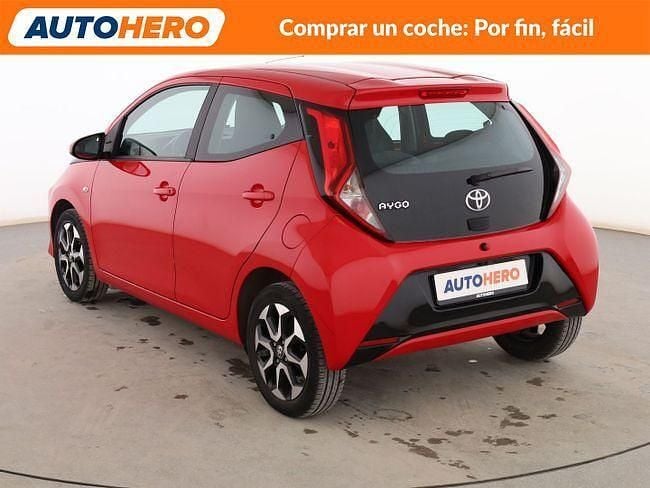 Usado Toyota Aygo X-wave 72 CV (52 kW) 2018 Rojo Utilitario