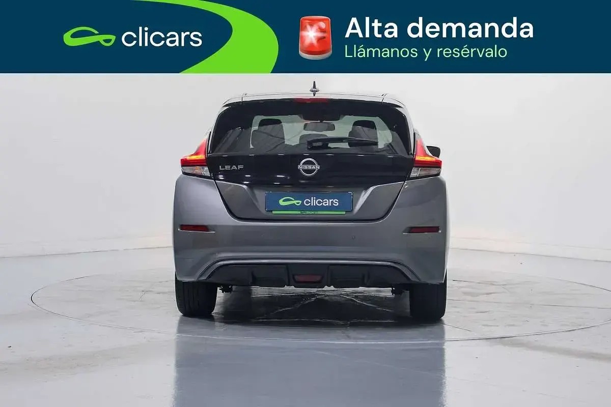 Usado Nissan Leaf N-Connecta 110 kW (150 CV) 2024 Gris Utilitario