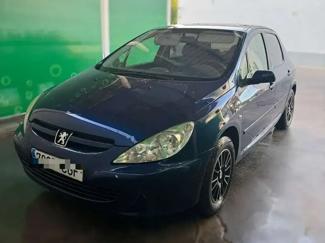 Usado Peugeot 307 90 CV (66 kW) 2003 Azul Berlina