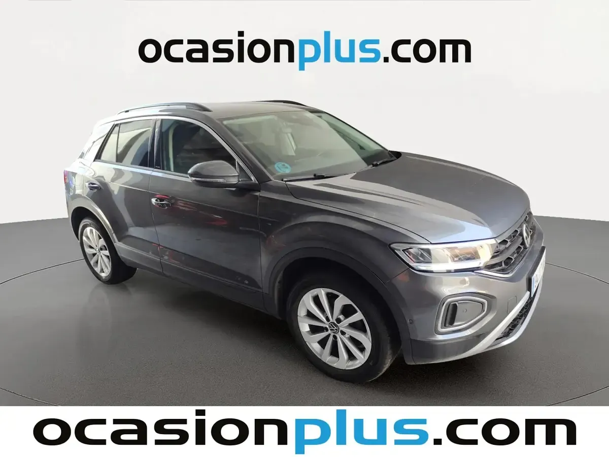 Usado VW T-Roc Life 110 CV (80 kW) 2024 Gris SUV