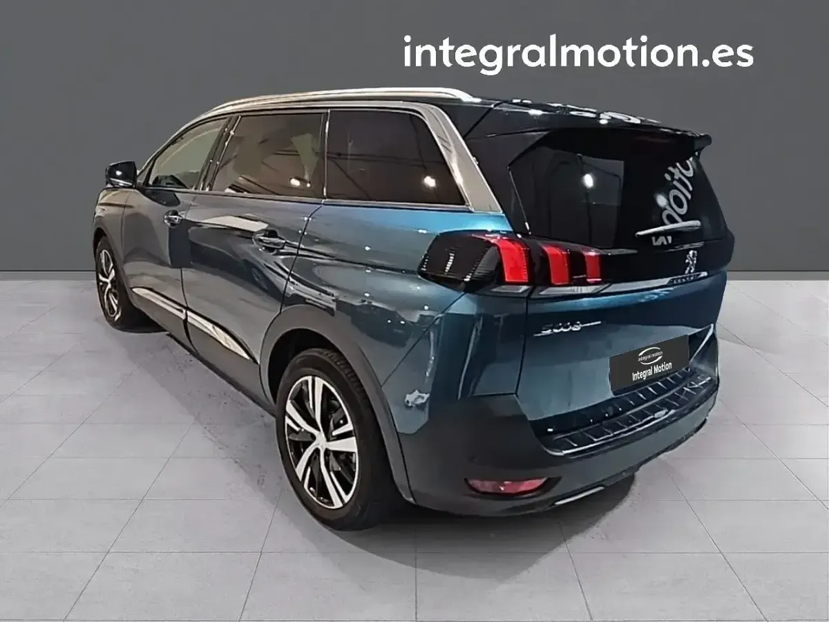 Usado Peugeot 5008 Allure 130 CV (95 kW) 2019 Azul SUV