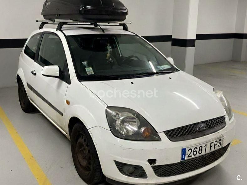 Blanco Usado 2007 Ford Fiesta Trend Utilitario | 1400 € (Super precio) - Imagen 1/4
