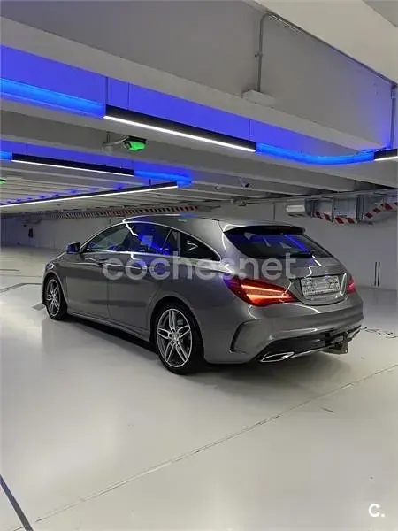 Usado Mercedes CLA200 Shooting Brake 136 CV (100 kW) 2018 Gris / plata Familiar