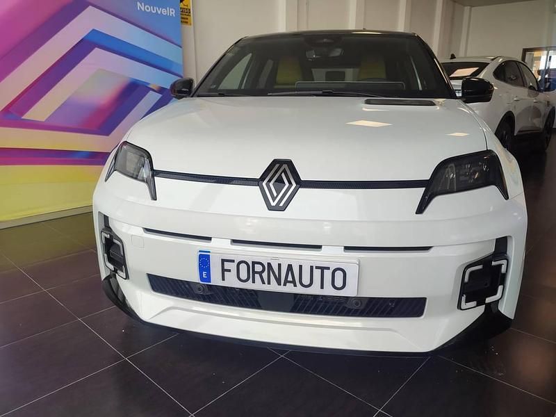 Blanco Nuevo 2025 Renault R5 Iconic Utilitario | 35.200 € - Imagen 1/4