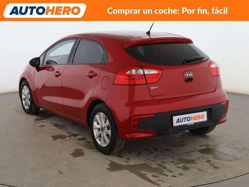 Usado Kia Rio 84 CV (61 kW) 2017 Rojo Utilitario