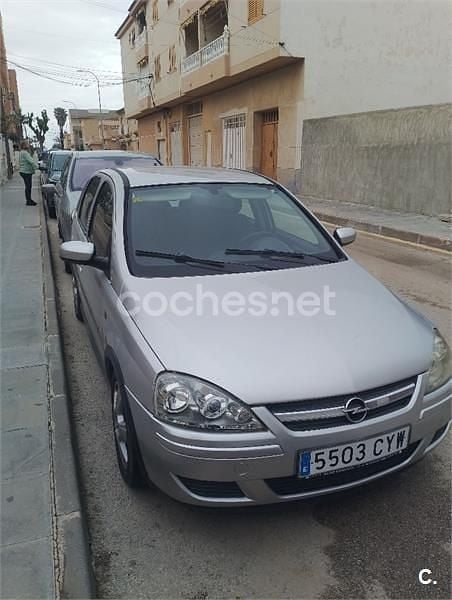 Usado Opel Corsa Enjoy 70 CV (51 kW) 2004 Gris / plata Utilitario