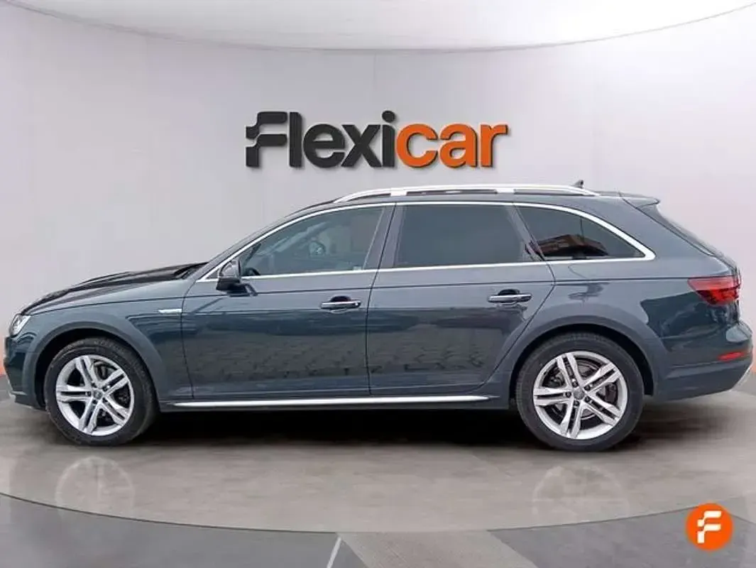 Usado Audi A4 163 CV (119 kW) 2018 Negro Familiar