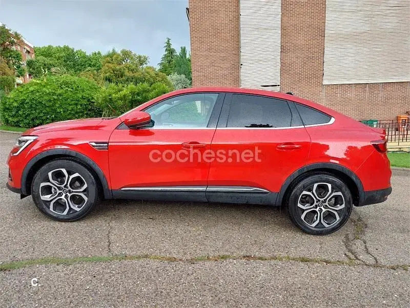 Usado Renault Arkana Techno 140 CV (102 kW) 2023 Rojo SUV