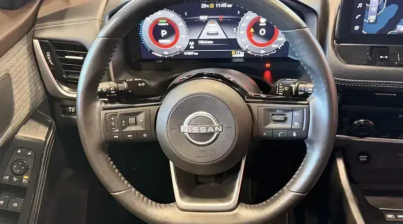 Usado Nissan X-Trail N-Connecta 204 CV (150 kW) 2024 Champagne silver SUV