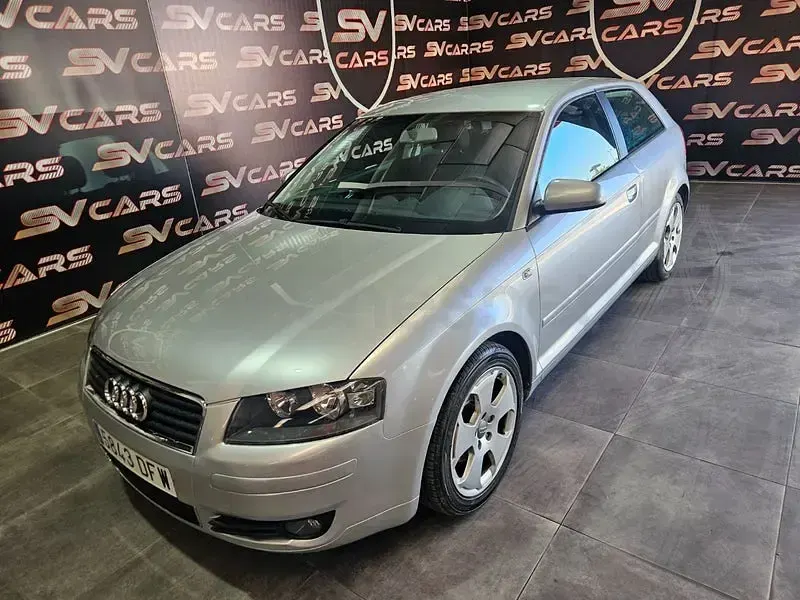 Usado Audi A3 Ambition 102 CV (75 kW) 2005 Gris / plata Utilitario