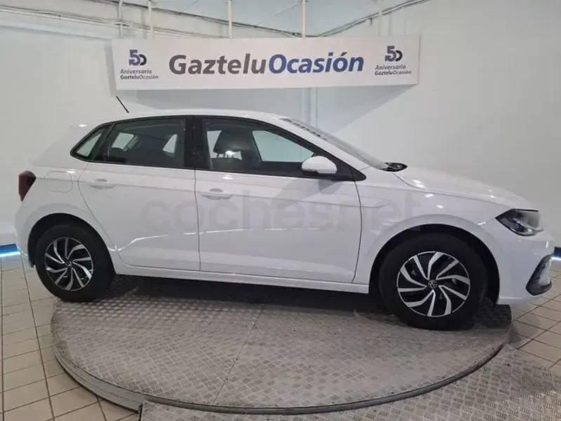 Usado VW Polo Life 95 CV (69 kW) 2022 Blanco Utilitario