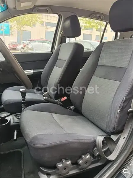 Usado Hyundai Getz 88 CV (64 kW) 2007 Negro Utilitario