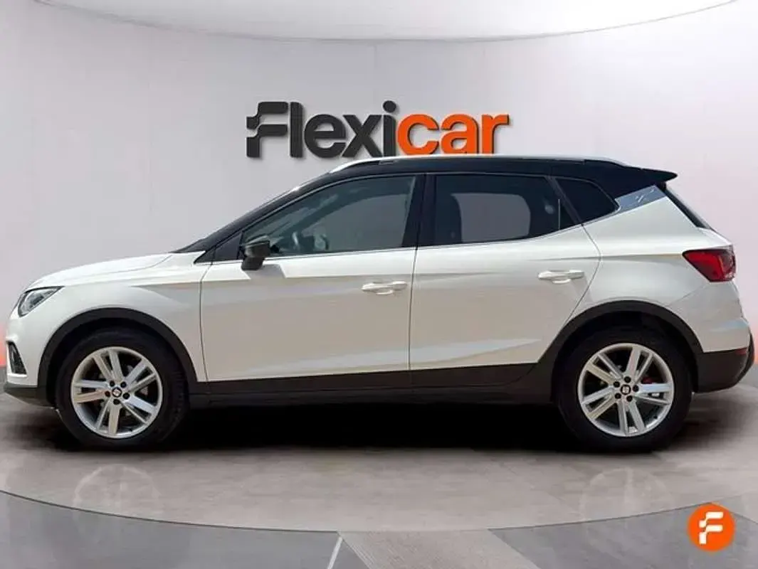Usado Seat Arona FR 110 CV (80 kW) 2021 Blanco SUV