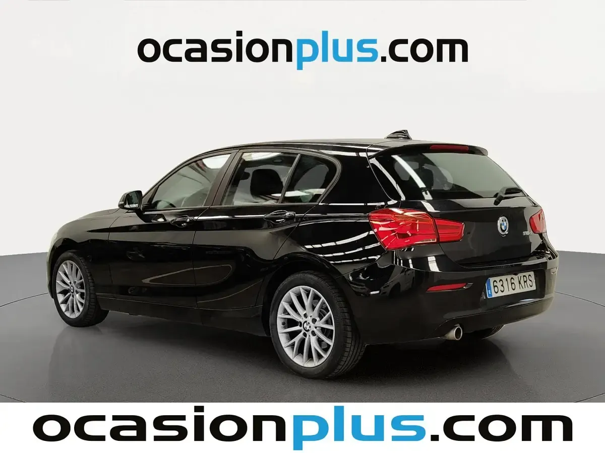 Usado BMW 118 150 CV (110 kW) 2018 Negro Utilitario